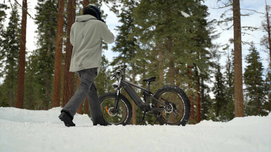 Avec le vélo électrique pendant l’hiver : comment bien entretenir votre batterie !